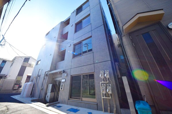 ルッソ西尾久の物件外観写真